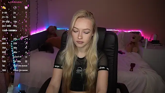 Snapshot of AmandaFiree chatting on 19, 10, 2025 AmandaFiree online show from 19, 10, 2025