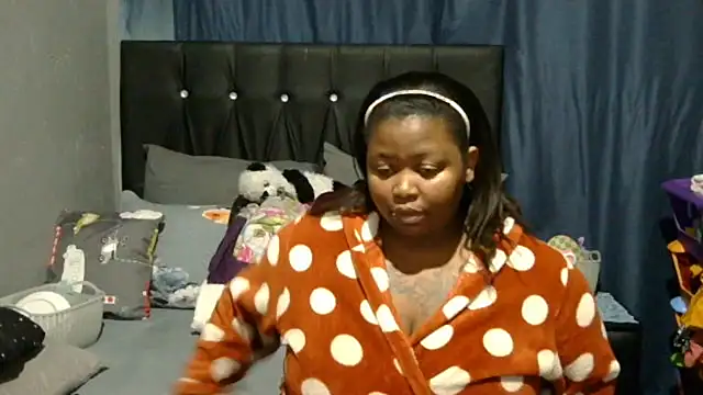 Snapshot of caramelbooty69 chatting on 7, 10, 2025 caramelbooty69 online show from 7, 10, 2025