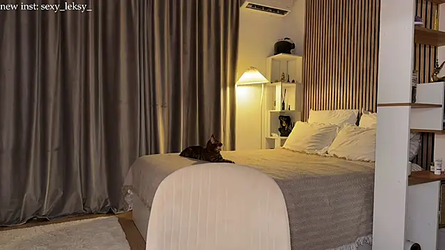 Lex Love online show from 6, 4, 2026