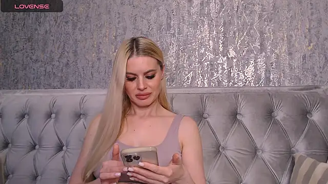 BlondieStar online show from 8, 12, 2024