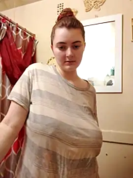 Snapshot of Snowbunnycake_131 chatting on 11, 12, 2024 Snowbunnycake 131 online show from 11, 12, 2024