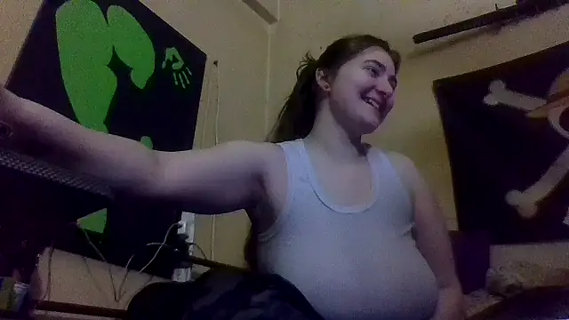 Snapshot of Snowbunnycake_131 chatting on 31, 12, 2024 Snowbunnycake 131 online show from 31, 12, 2024