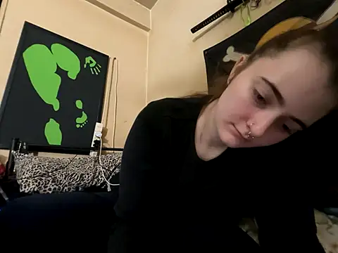 Snapshot of Snowbunnycake_131 chatting on 9, 9, 2025 Snowbunnycake 131 online show from 9, 9, 2025