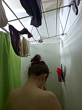 Snapshot of Snowbunnycake_131 chatting on 22, 9, 2025 Snowbunnycake 131 online show from 22, 9, 2025