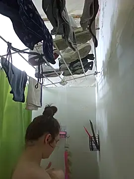 Snapshot of Snowbunnycake_131 chatting on 7, 10, 2025 Snowbunnycake 131 online show from 7, 10, 2025