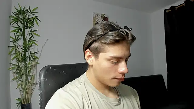 Giordano Russo online show from 9, 2, 2025