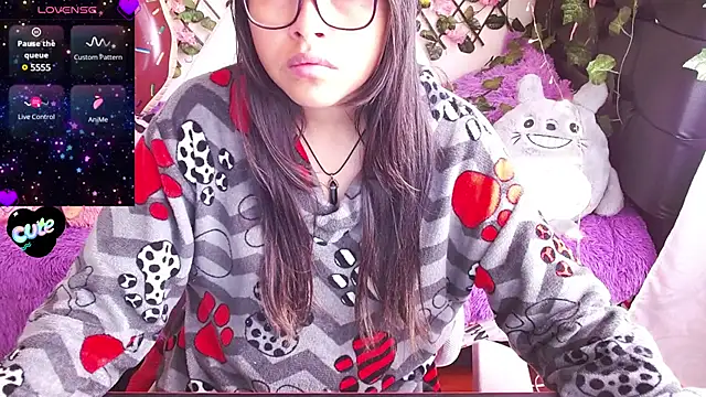 MidoriQuiinn online show from 1, 2, 2025