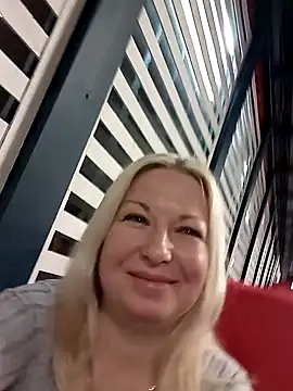 Arina smiles online show from 17, 1, 2025