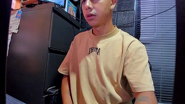 Snapshot of boy_bigcock24cm chatting on 14, 6, 2026 boy bigcock24cm online show from 14, 6, 2026