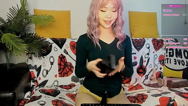 Snapshot of Stripchatlady chatting on 4, 12, 2024 Stripchatlady online show from 4, 12, 2024