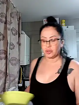 x  KHALEESI  x online show from 5, 1, 2025