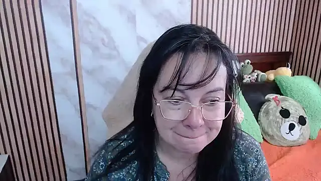 Sonialorens  online show from 27, 9, 2025