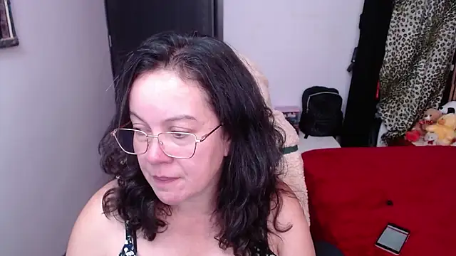 Sonialorens  online show from 13, 11, 2025