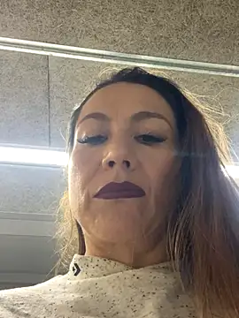 Snapshot of angelitasexy81 chatting on 27, 10, 2025 angelitasexy81 online show from 27, 10, 2025