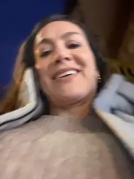 Snapshot of angelitasexy81 chatting on 25, 11, 2025 angelitasexy81 online show from 25, 11, 2025