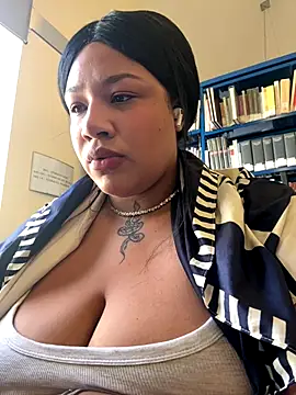 Snapshot of IamSashaLuv chatting on 30, 9, 2025 IamSashaLuv online show from 30, 9, 2025