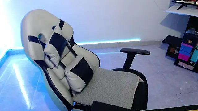 sebastian horny online show from 10, 9, 2025