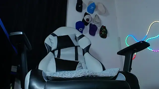 sebastian horny online show from 27, 11, 2025