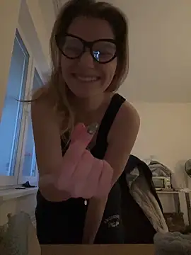 MaryHiggins online show from 19, 9, 2025