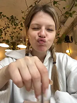 MaryHiggins online show from 30, 10, 2025