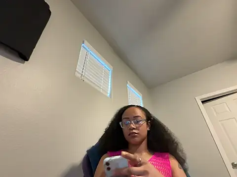 Snapshot of RylHoneyy chatting on 10, 2, 2026 RylHoneyy online show from 10, 2, 2026