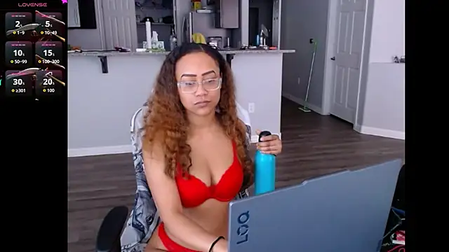 Snapshot of RylHoneyy chatting on 20, 6, 2026 RylHoneyy online show from 20, 6, 2026