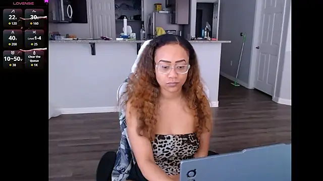 Snapshot of RylHoneyy chatting on 21, 6, 2026 RylHoneyy online show from 21, 6, 2026