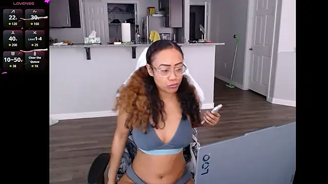 Snapshot of RylHoneyy chatting on 25, 6, 2026 RylHoneyy online show from 25, 6, 2026