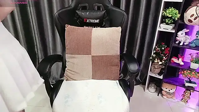 Yuki-yio online show from 7, 4, 2026