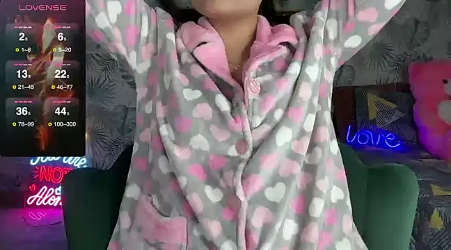 Sizzling  ZAARA online show from 5, 1, 2025