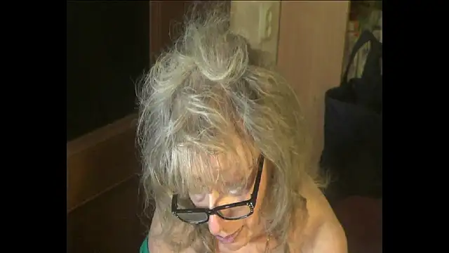 Snapshot of RoyalTits chatting on 6, 7, 2026 RoyalTits online show from 6, 7, 2026
