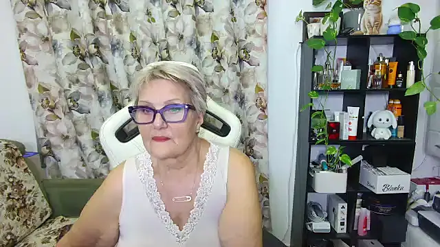 Selenna57 online show from 1, 2, 2025