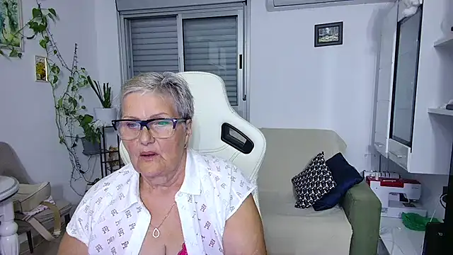 Snapshot of Selenna57 chatting on 26, 5, 2026 Selenna57 online show from 26, 5, 2026