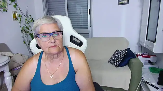 Snapshot of Selenna57 chatting on 27, 5, 2026 Selenna57 online show from 27, 5, 2026