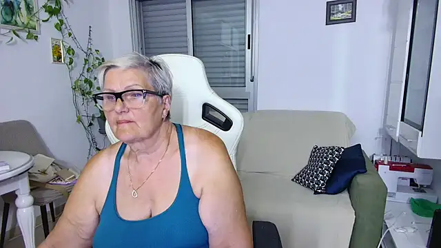 Snapshot of Selenna57 chatting on 28, 5, 2026 Selenna57 online show from 28, 5, 2026