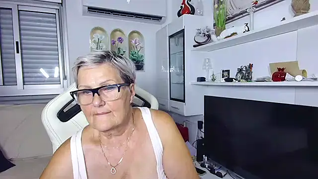 Snapshot of Selenna57 chatting on 16, 7, 2026 Selenna57 online show from 16, 7, 2026