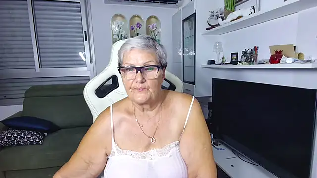 Snapshot of Selenna57 chatting on 19, 7, 2026 Selenna57 online show from 19, 7, 2026
