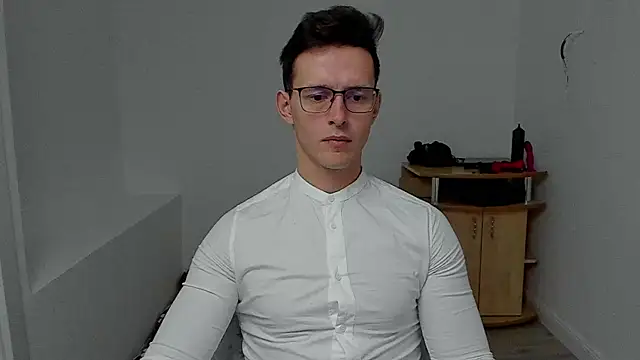 Snapshot of sexxymuscles4u chatting on 12, 12, 2024 sexxymuscles4u online show from 12, 12, 2024