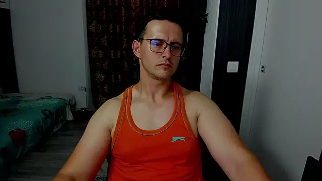 Snapshot of sexxymuscles4u chatting on 10, 9, 2025 sexxymuscles4u online show from 10, 9, 2025