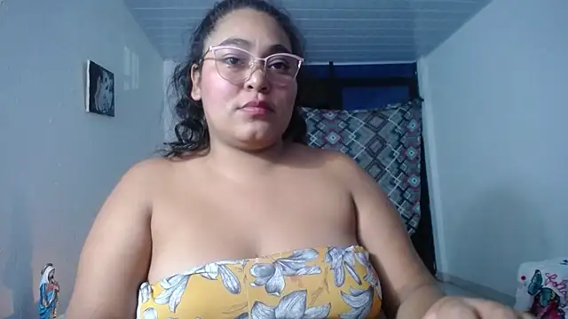Snapshot of sirena_15 chatting on 22, 9, 2025 sirena 15 online show from 22, 9, 2025