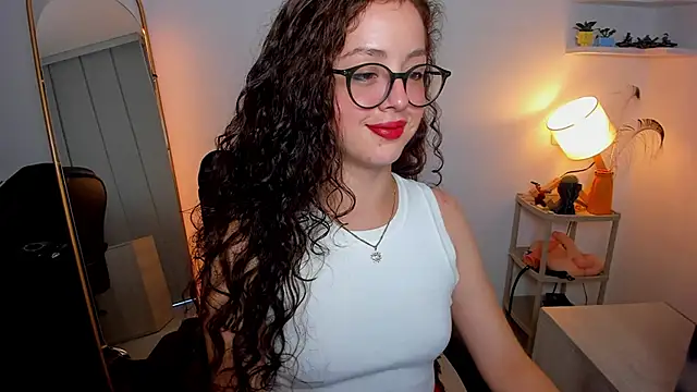 Cassandra Caiin online show from 23, 9, 2025