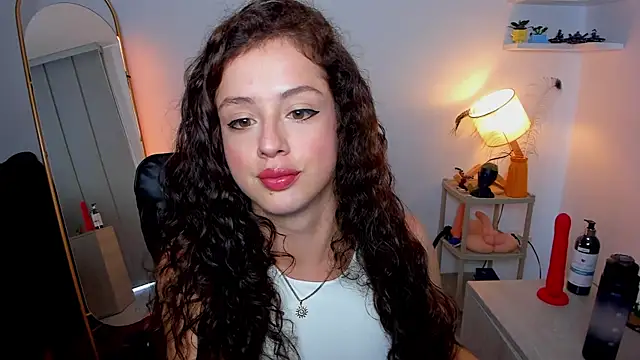 Cassandra Caiin online show from 30, 9, 2025