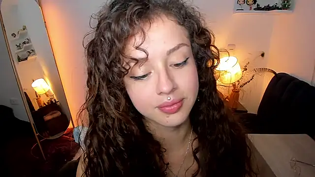 Cassandra Caiin online show from 21, 4, 2026