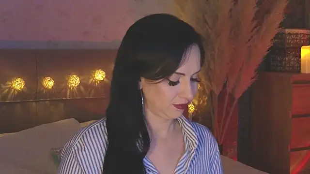 Snapshot of lily_conor chatting on 13, 12, 2024 lily conor online show from 13, 12, 2024