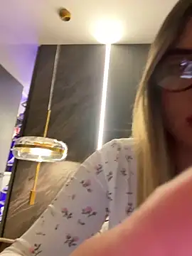 AnaCarrera online show from 19, 9, 2025