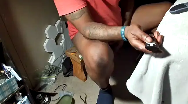 Makeyoucumallover online show from 31, 12, 2024