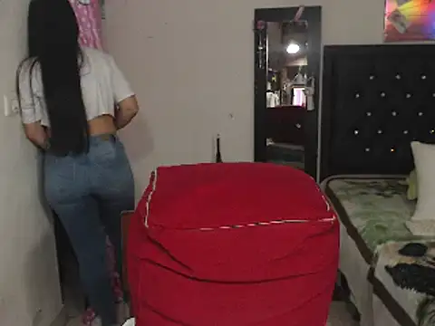 Estefani 32 online show from 27, 1, 2025