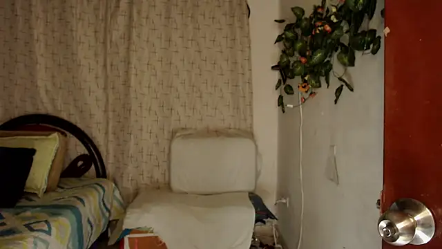 Estefani 32 online show from 27, 10, 2025