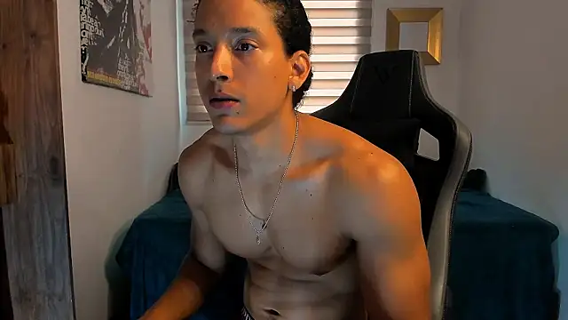 Snapshot of Liam_V chatting on 19, 12, 2024 Liam V online show from 19, 12, 2024