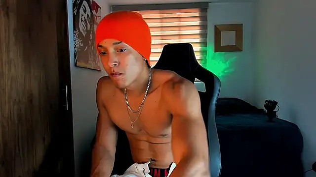 Snapshot of Liam_V chatting on 1, 2, 2025 Liam V online show from 1, 2, 2025